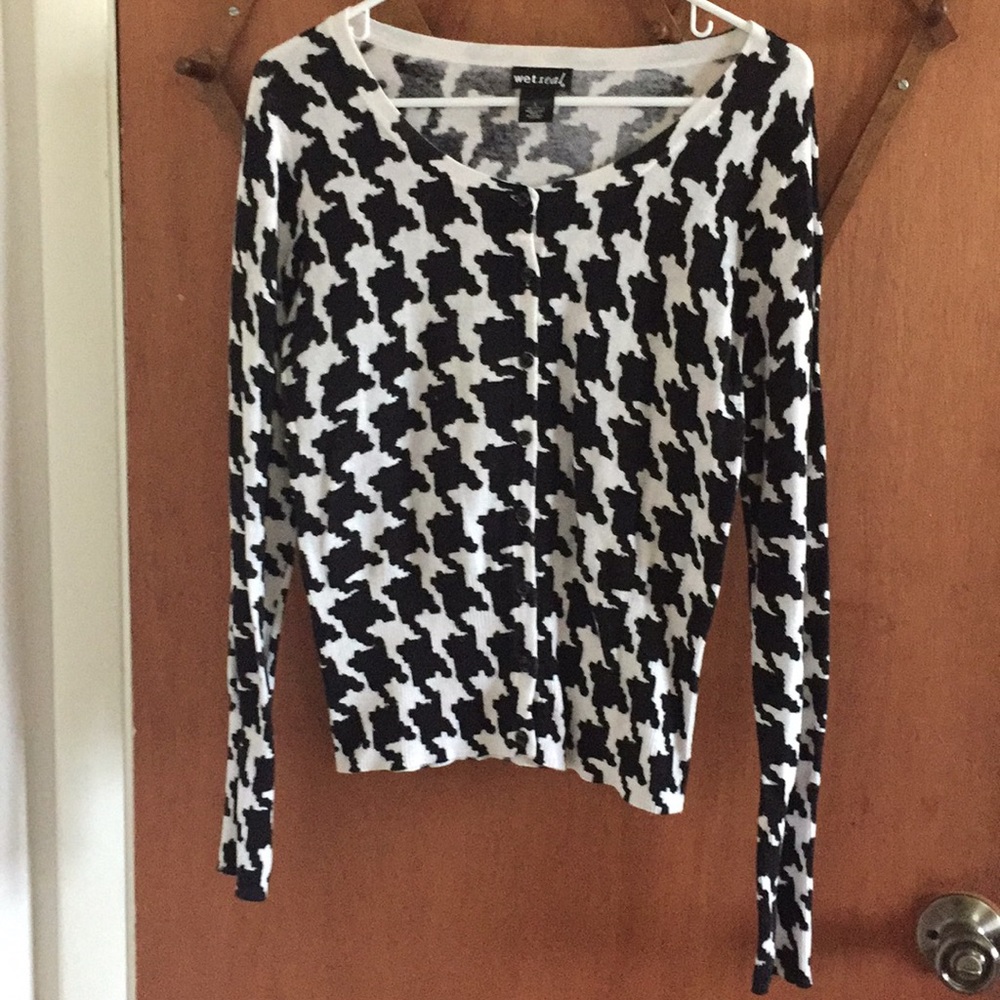 Wet seal houndstooth cardigan